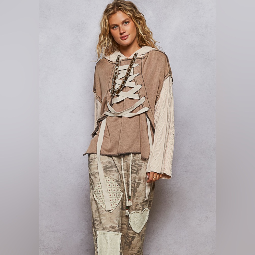 NWT POL Lace Up Front Contrast Cable Knit Hoodie Sweater Pullover Oatmeal - Picture 3 of 7